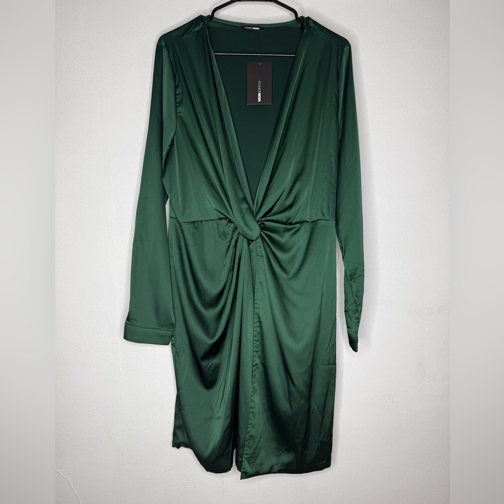 NWT- Fashion Nova Deep Green Long Sleeve Dress